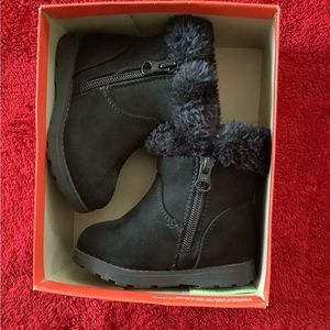 Cat & Jack faux fur lined baby/toddler boots